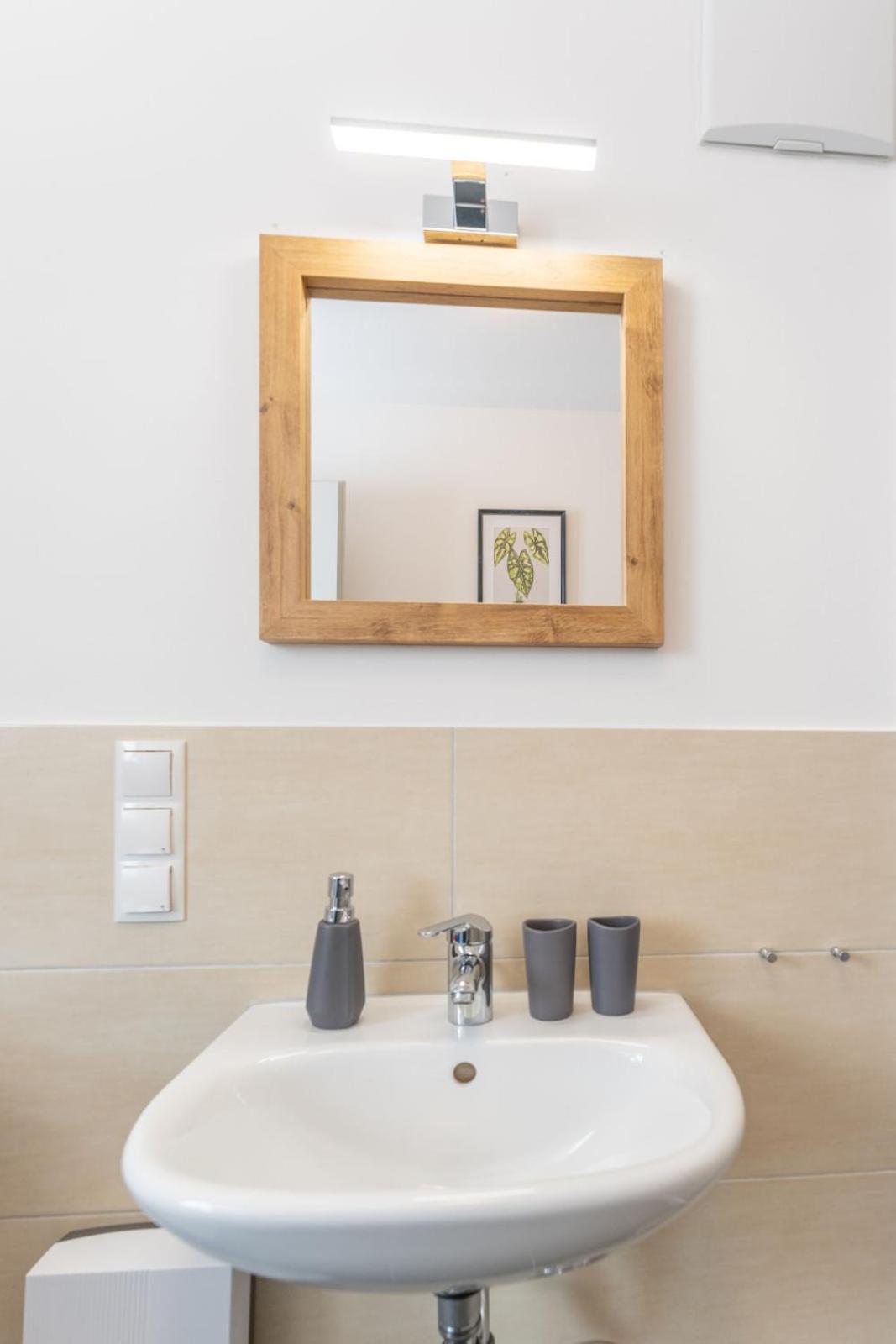 Modernes Apartment Mit Privatem Stellplatz Wenige Minuten Von Der Innenstadt & Mosel Koblencja Zewnętrze zdjęcie